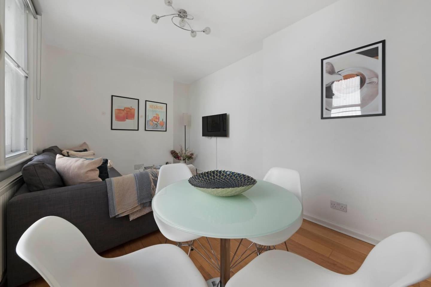 London- 1 Bed Апартаменты *
